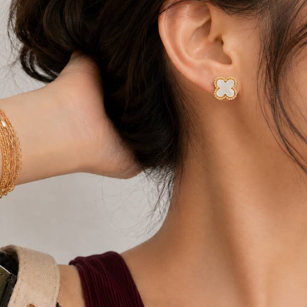 Classic Gold Chain Stack - PRIVA Fashion model photo