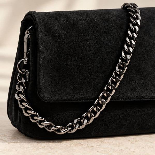 Elegant Black Chain Crossbody Bag - PRIVA Fashion detail photo
