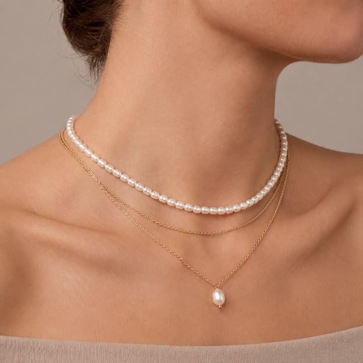 Pearl Grace Necklace Set - PRIVA Fashion model photo
